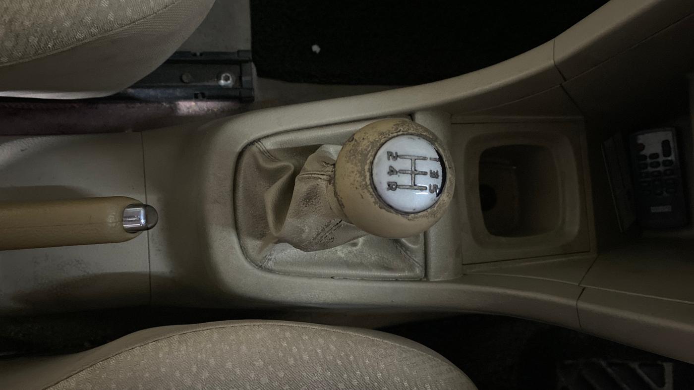 2013 Maruti Swift Dzire VDI, Diesel, Manual, 1,06,392 km, Gear Lever