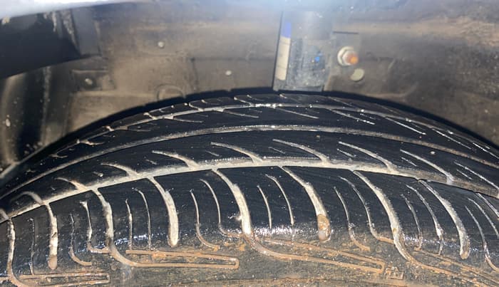 2014 Maruti Swift Dzire VXI, Petrol, Manual, 58,100 km, Left Front Tyre Tread