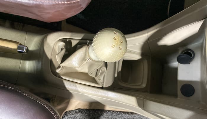 2014 Maruti Swift Dzire VXI, Petrol, Manual, 58,100 km, Gear Lever