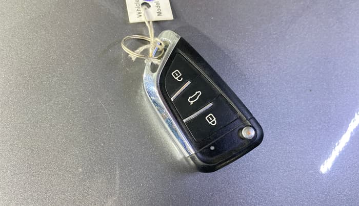 2014 Maruti Swift Dzire VXI, Petrol, Manual, 58,100 km, Key Close Up