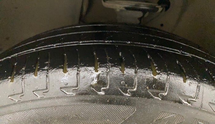 2018 Maruti IGNIS DELTA 1.2, CNG, Manual, 42,601 km, Left Front Tyre Tread
