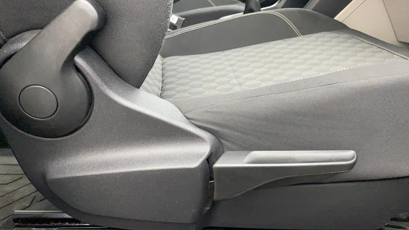 2024 Volkswagen TAIGUN COMFORTLINE 1.0 TSI MT, Petrol, Manual, 6,306 km, Driver Side Adjustment Panel