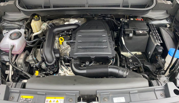 2024 Volkswagen TAIGUN COMFORTLINE 1.0 TSI MT, Petrol, Manual, 5,898 km, Engine View