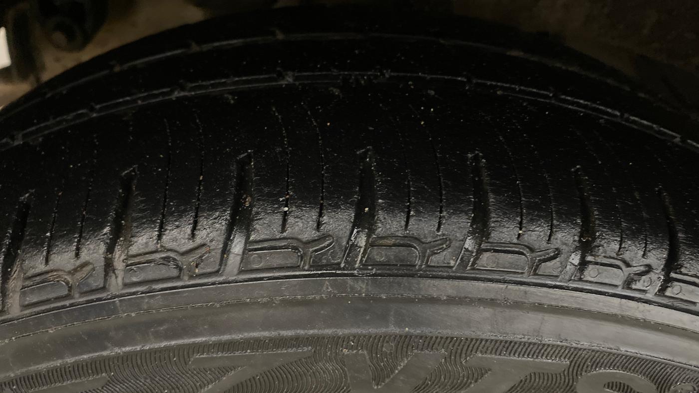 2018 Mahindra KUV 100 NXT K2 P 6 STR, Petrol, Manual, 40,514 km, Right Rear Tyre Tread