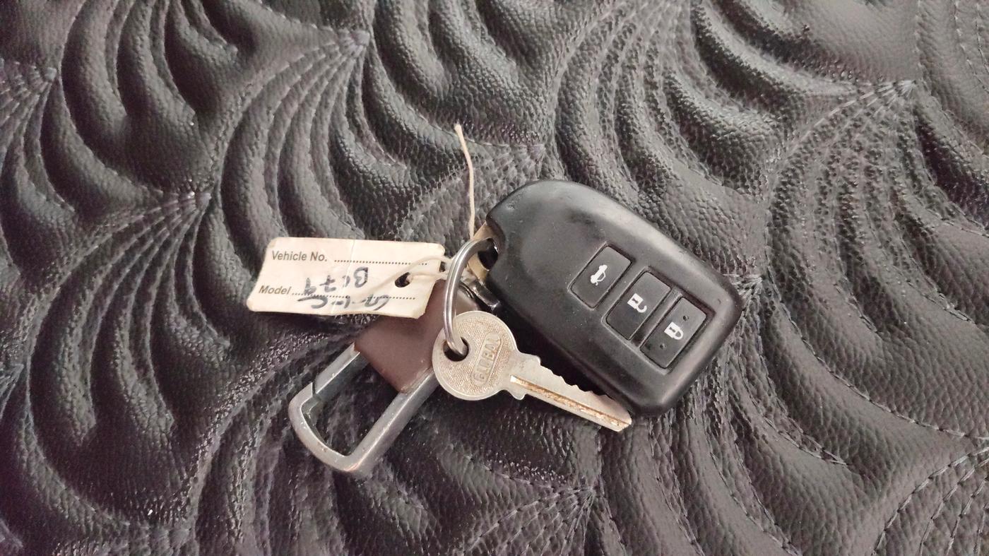 2018 Toyota YARIS G MT, Petrol, Manual, 78,015 km, Key Close Up
