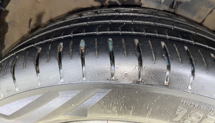 2016 Hyundai Elite i20 ASTA 1.2 (O), Petrol, Manual, 52,445 km, Right Front Tyre Tread