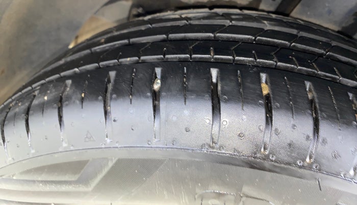 2016 Hyundai Elite i20 ASTA 1.2 (O), Petrol, Manual, 52,445 km, Right Rear Tyre Tread