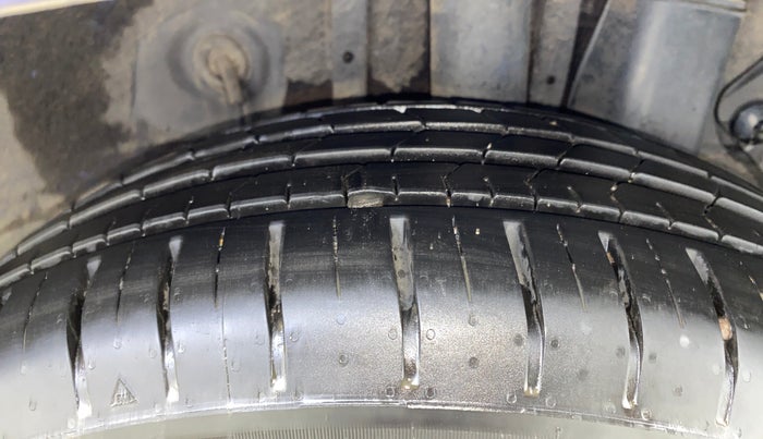 2016 Hyundai Elite i20 ASTA 1.2 (O), Petrol, Manual, 52,445 km, Left Rear Tyre Tread