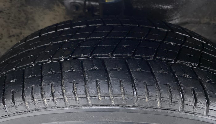 2014 Maruti Wagon R 1.0 VXI, Petrol, Manual, 50,250 km, Right Front Tyre Tread