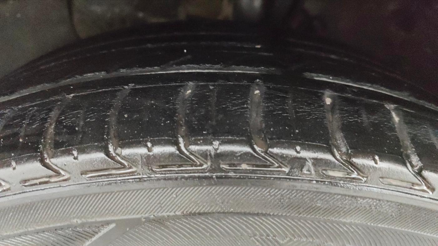 2015 Hyundai i20 Active 1.2 S, Petrol, Manual, 1,00,416 km, Left Front Tyre Tread