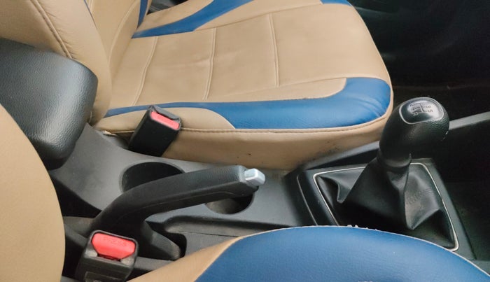 2015 Hyundai i20 Active 1.2 S, Petrol, Manual, 1,00,416 km, Gear Lever