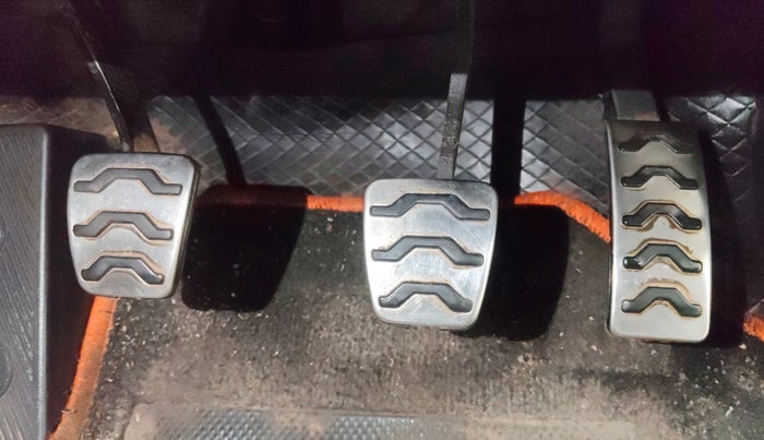 2015 Hyundai i20 Active 1.2 S, Petrol, Manual, 1,00,416 km, Pedals