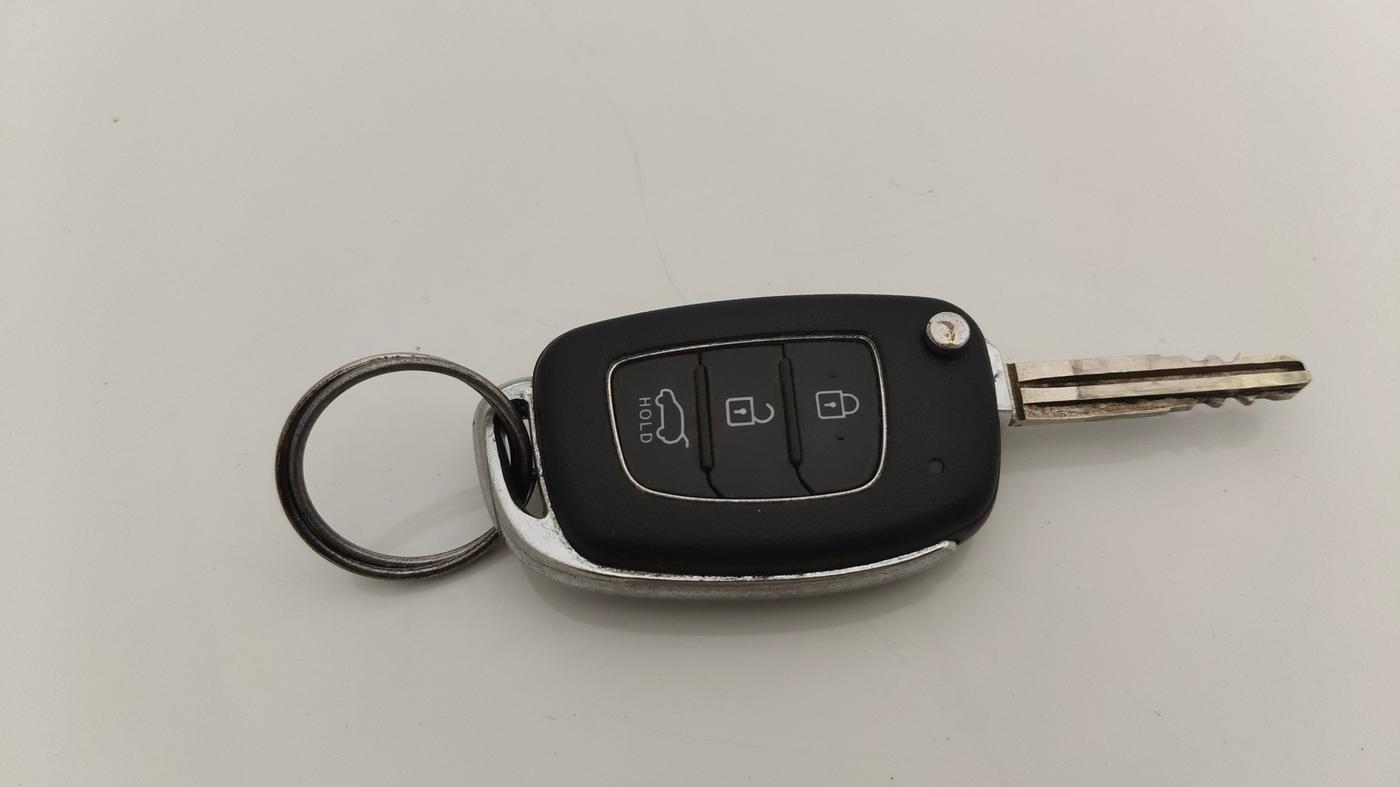 2015 Hyundai i20 Active 1.2 S, Petrol, Manual, 1,00,416 km, Key Close Up