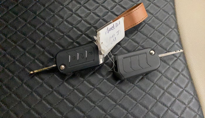 2024 Mahindra BOLERO NEO N 4, Diesel, Manual, 13,269 km, Key Close Up