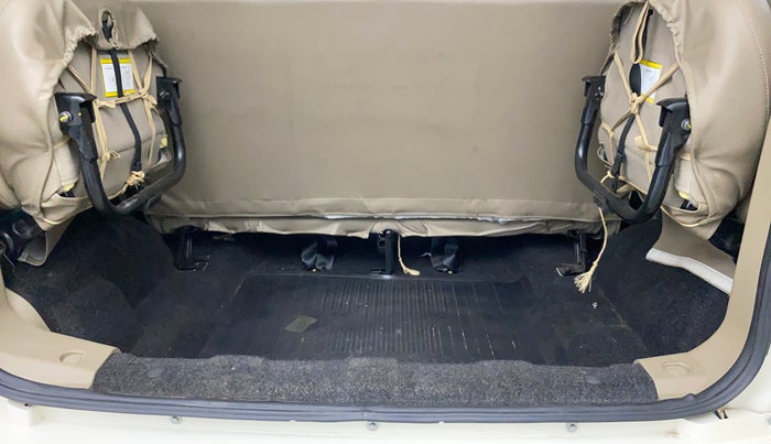 2024 Mahindra BOLERO NEO N 4, Diesel, Manual, 13,269 km, Boot Inside