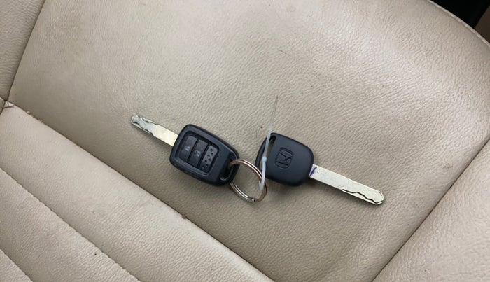 2019 Honda Amaze 1.2L I-VTEC S, Petrol, Manual, 71,087 km, Key Close Up