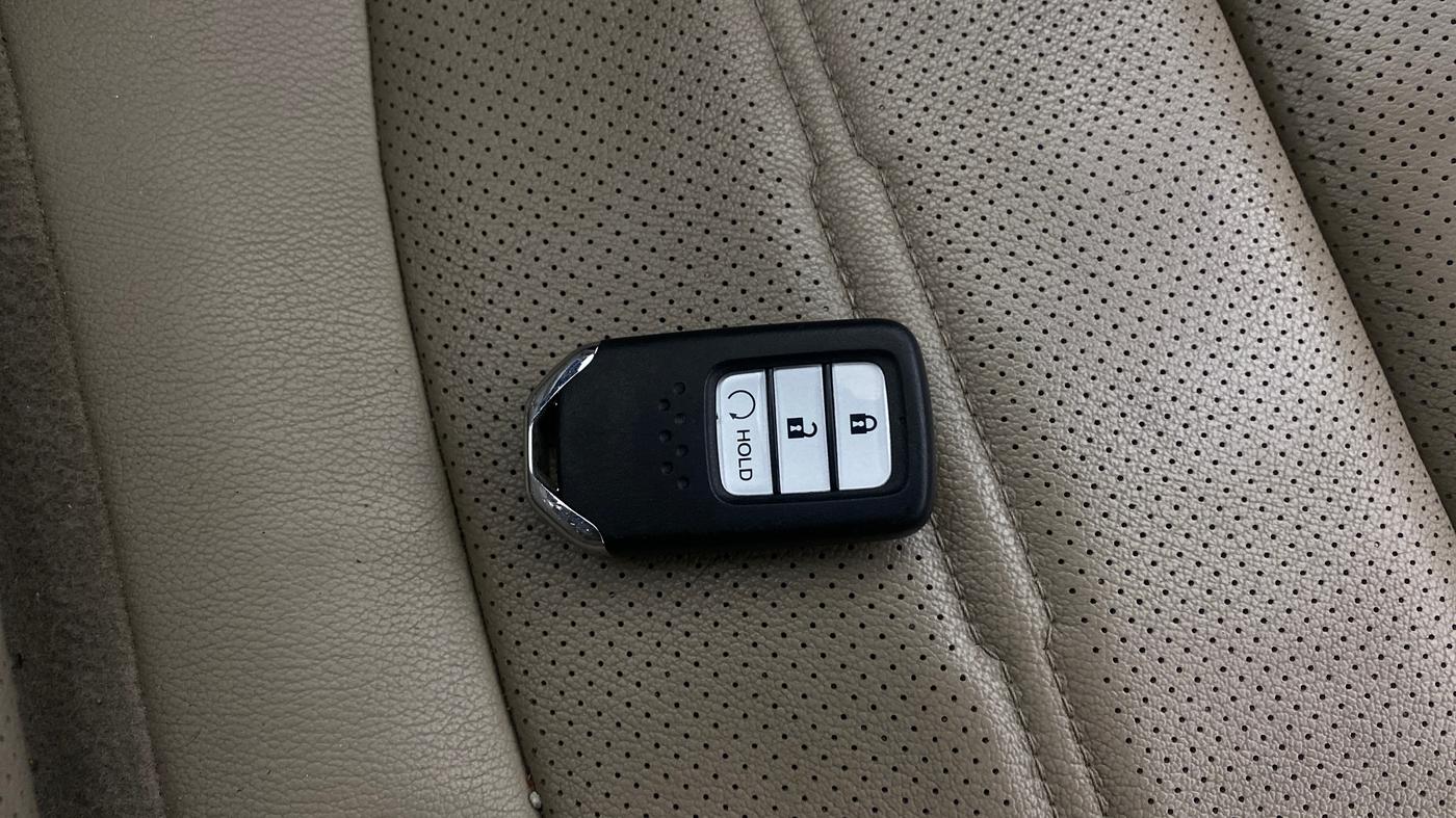 2020 Honda CRV 2.0L I-VTEC 2WD CVT, Petrol, Automatic, 99,973 km, Key Close Up