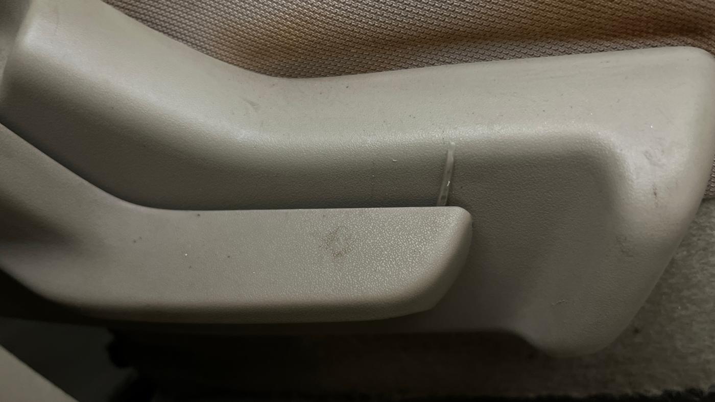 2017 Maruti Dzire LXI, CNG, Manual, 92,693 km, Driver Side Adjustment Panel