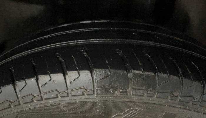 2021 Maruti Swift LXI, Petrol, Manual, 50,714 km, Left Rear Tyre Tread