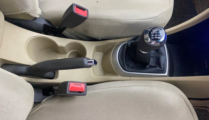 2013 Hyundai Verna FLUIDIC 1.6 CRDI SX, Diesel, Manual, 1,07,728 km, Gear Lever
