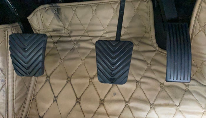 2013 Hyundai Verna FLUIDIC 1.6 CRDI SX, Diesel, Manual, 1,07,728 km, Pedals