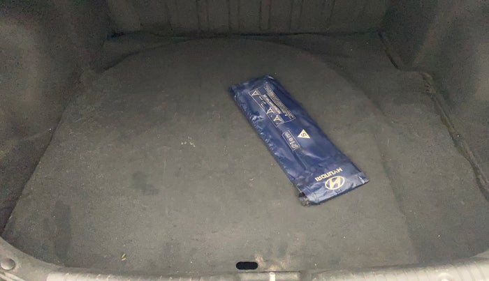 2013 Hyundai Verna FLUIDIC 1.6 CRDI SX, Diesel, Manual, 1,07,728 km, Boot Inside