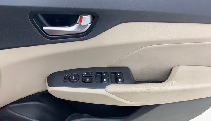 2020 Hyundai Verna S 1.5 PETROL MT, Petrol, Manual, 54,779 km, Driver Side Door Panels Control