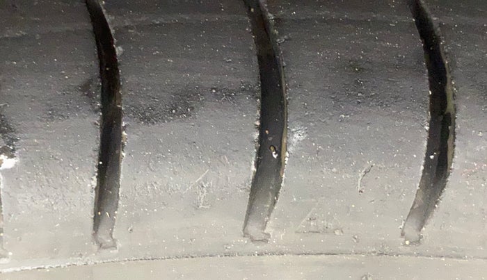 2014 Maruti Alto K10 VXI, Petrol, Manual, 64,768 km, Left Front Tyre Tread