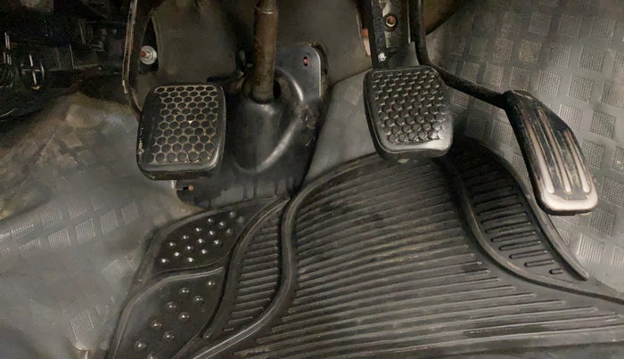 2014 Maruti Alto K10 VXI, Petrol, Manual, 64,768 km, Pedals