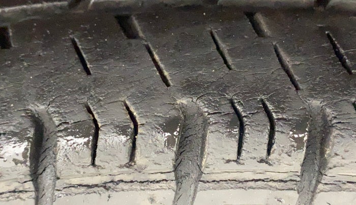 2014 Maruti Alto K10 VXI, Petrol, Manual, 64,768 km, Right Rear Tyre Tread