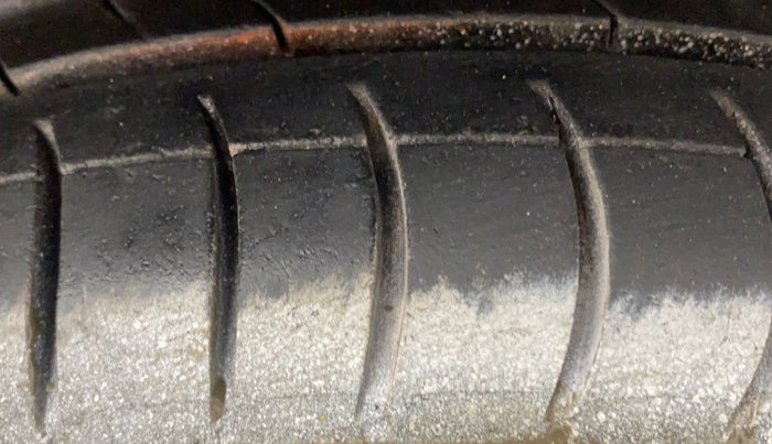 2014 Maruti Alto K10 VXI, Petrol, Manual, 64,768 km, Right Front Tyre Tread