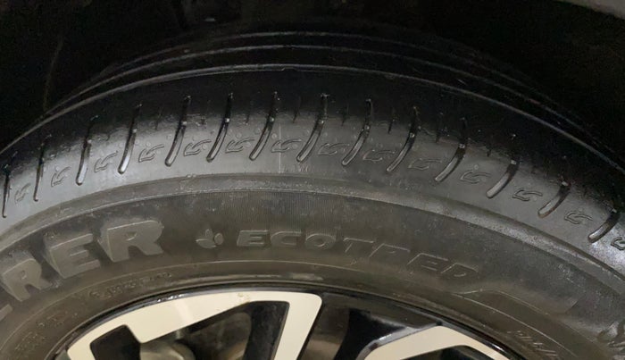 2022 KIA CARENS PRESTIGE PLUS 1.4 PETROL 7 STR, Petrol, Manual, 36,541 km, Left Front Tyre Tread