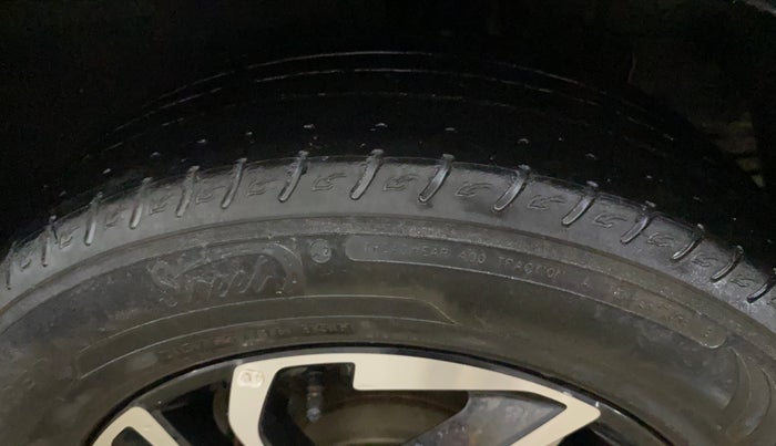 2022 KIA CARENS PRESTIGE PLUS 1.4 PETROL 7 STR, Petrol, Manual, 36,541 km, Left Rear Tyre Tread