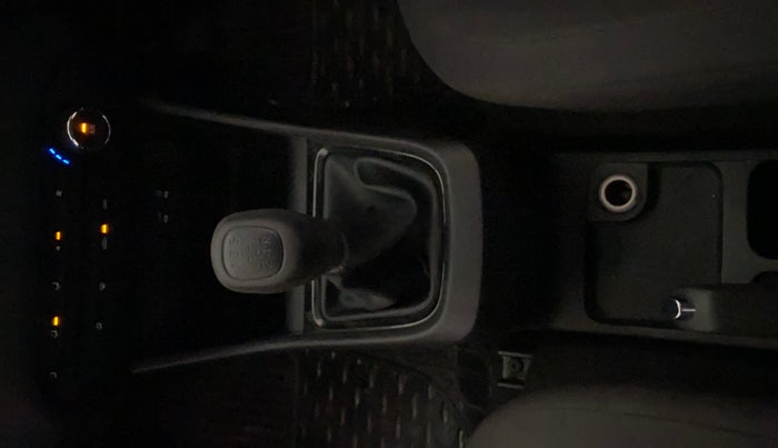 2022 Tata PUNCH PURE MT, Petrol, Manual, 56,933 km, Gear Lever