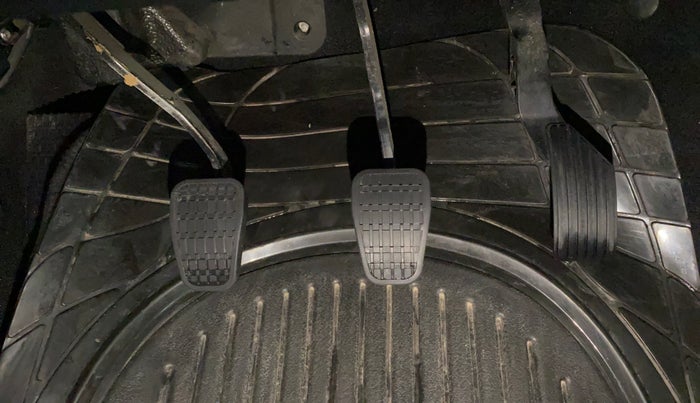 2022 Tata PUNCH PURE MT, Petrol, Manual, 56,933 km, Pedals