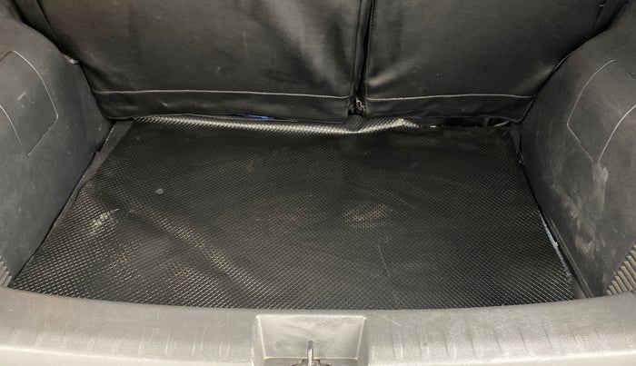 2022 Nissan MAGNITE XV MT, Petrol, Manual, 44,190 km, Boot Inside