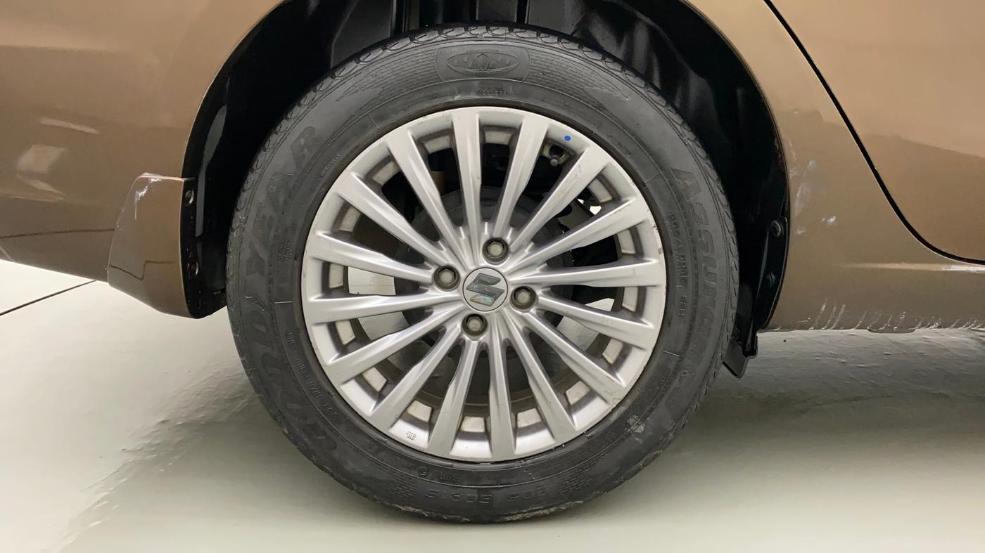 2017 Maruti Ciaz ALPHA 1.4 PETROL, Petrol, Manual, 65,385 km, Right Rear Wheel