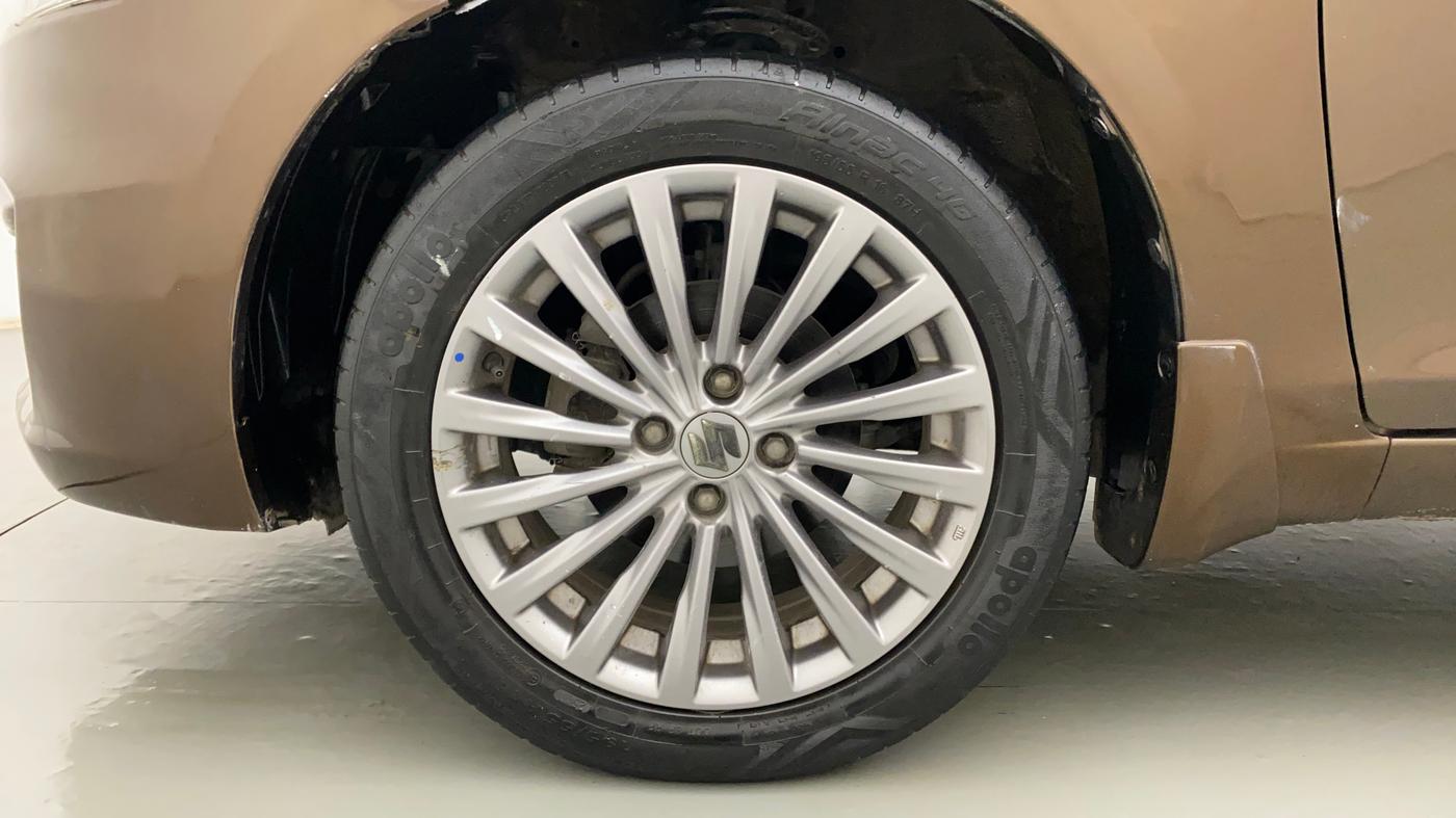 2017 Maruti Ciaz ALPHA 1.4 PETROL, Petrol, Manual, 65,385 km, Left Front Wheel
