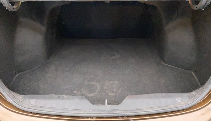 2017 Maruti Ciaz ALPHA 1.4 PETROL, Petrol, Manual, 65,385 km, Boot Inside