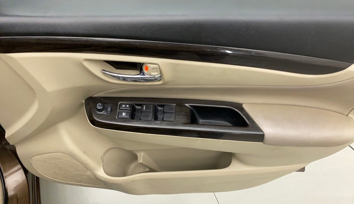 2017 Maruti Ciaz ALPHA 1.4 PETROL, Petrol, Manual, 65,385 km, Driver Side Door Panels Control