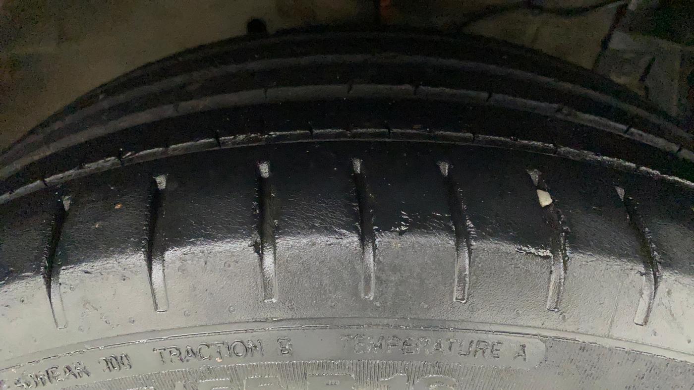 2017 Maruti Ciaz ALPHA 1.4 PETROL, Petrol, Manual, 65,385 km, Right Front Tyre Tread
