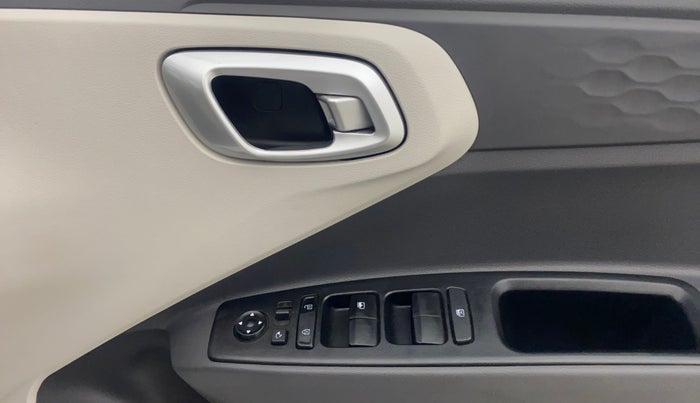 2024 Hyundai AURA SX 1.2 (O), Petrol, Manual, 14,685 km, Driver Side Door Panels Control