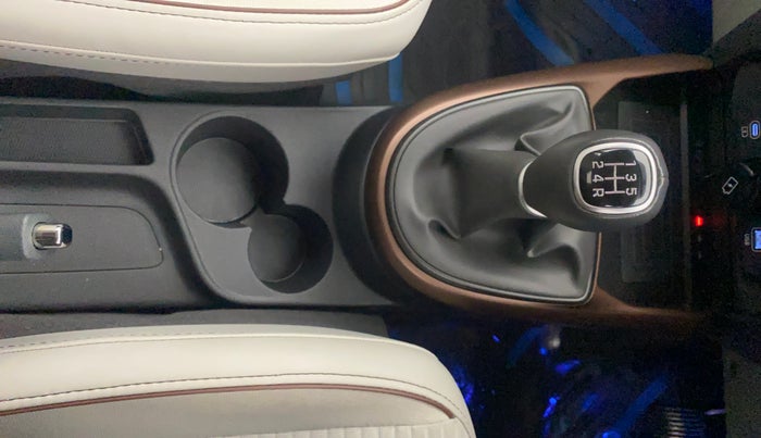 2024 Hyundai AURA SX 1.2 (O), Petrol, Manual, 14,685 km, Gear Lever