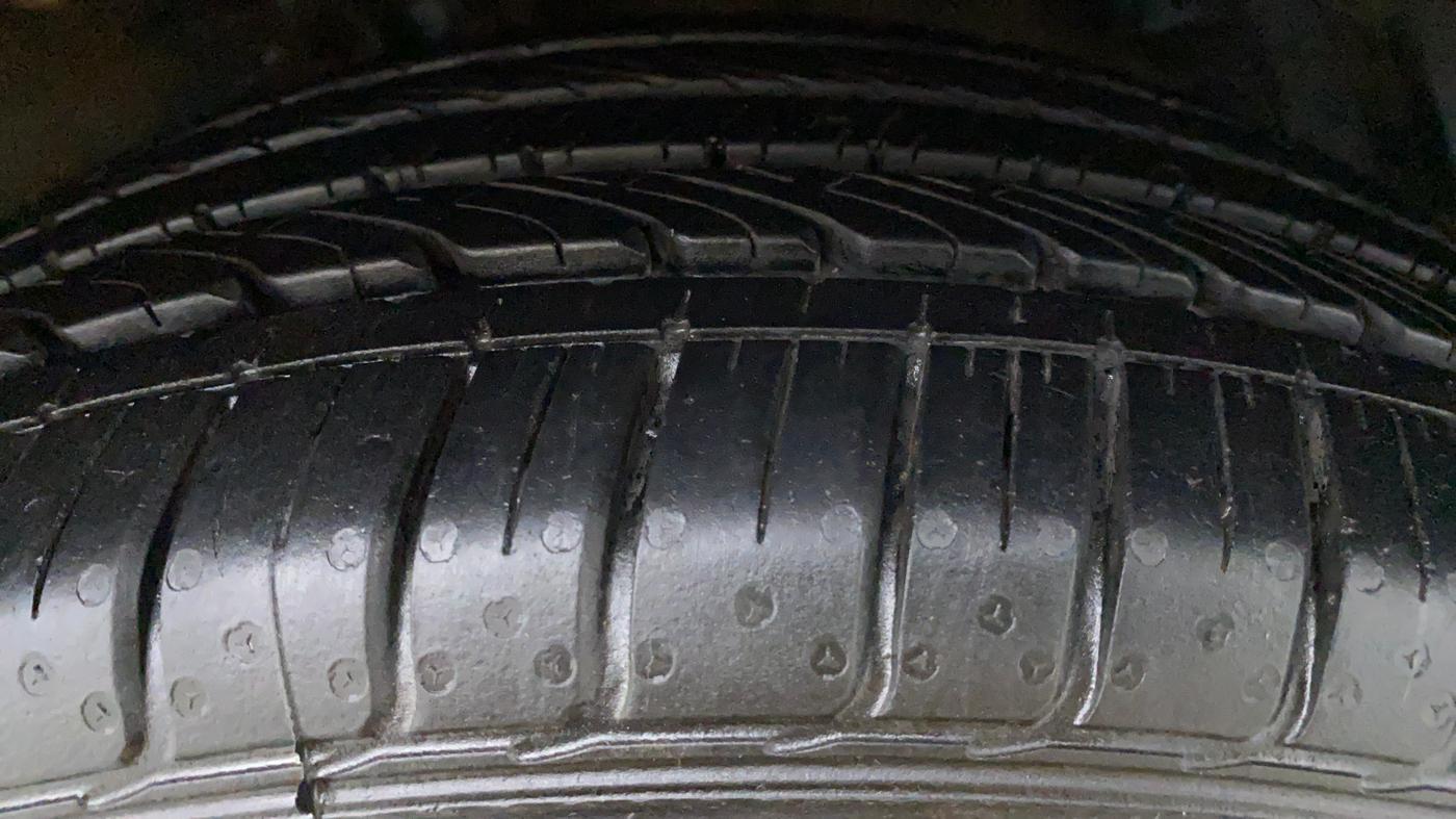 2018 Maruti Ciaz ALPHA 1.4 VVT, Petrol, Manual, 15,550 km, Left Rear Tyre Tread