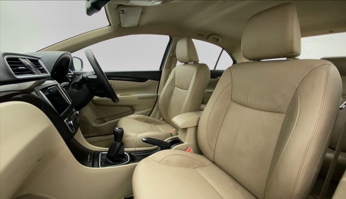 2018 Maruti Ciaz ALPHA 1.4 VVT, Petrol, Manual, 15,550 km, Right Side Front Door Cabin