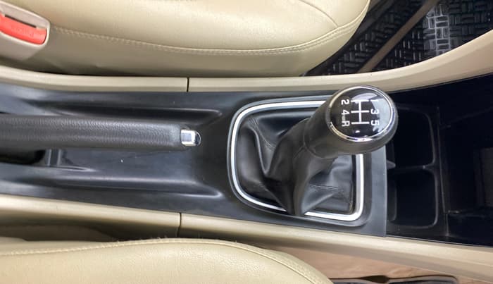 2018 Maruti Ciaz DELTA 1.5 SHVS MT PETROL, CNG, Manual, 54,641 km, Gear Lever