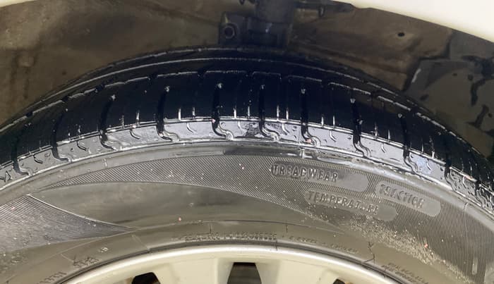 2018 Maruti Ciaz DELTA 1.5 SHVS MT PETROL, CNG, Manual, 54,641 km, Right Front Tyre Tread