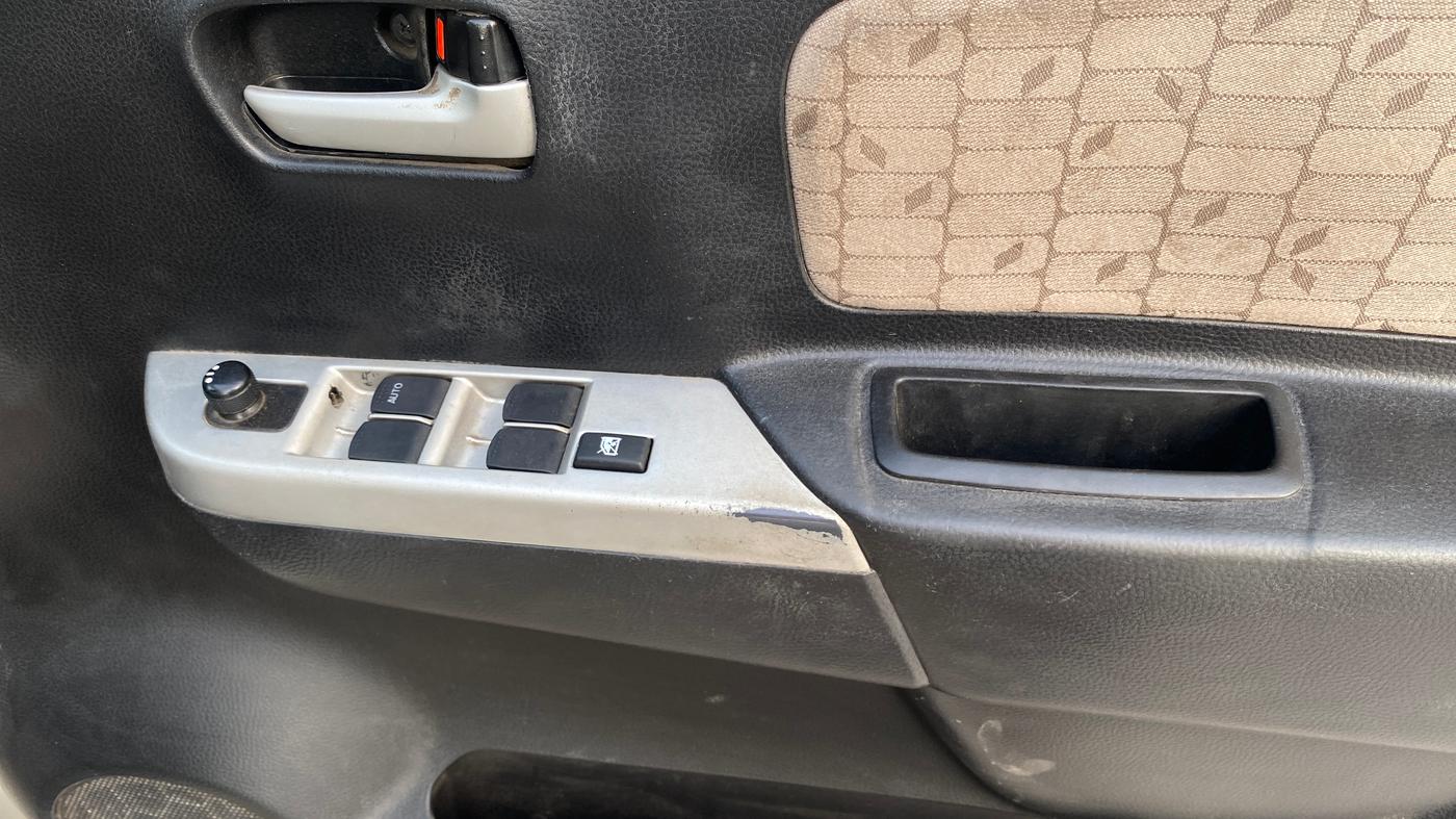 2013 Maruti Wagon R 1.0 VXI, Petrol, Manual, 54,551 km, Driver Side Door Panels Control