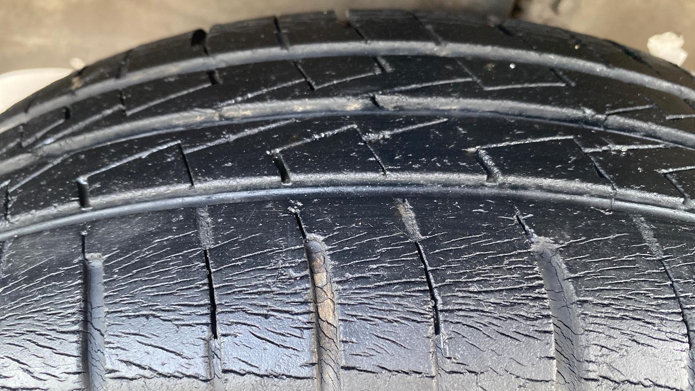 2013 Maruti Wagon R 1.0 VXI, Petrol, Manual, 54,551 km, Left Front Tyre Tread
