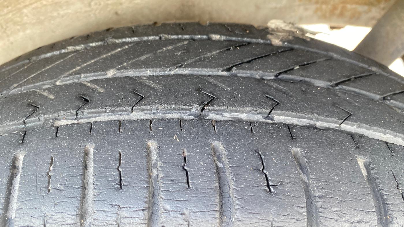 2013 Maruti Wagon R 1.0 VXI, Petrol, Manual, 54,551 km, Left Rear Tyre Tread